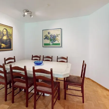 Ruinatsch 32 Apartment